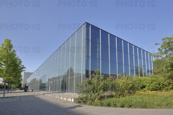 Bauhaus Museum, modern glass construction, glass windows, Dessau, Dessau-Roßlau, Saxony-Anhalt, Germany