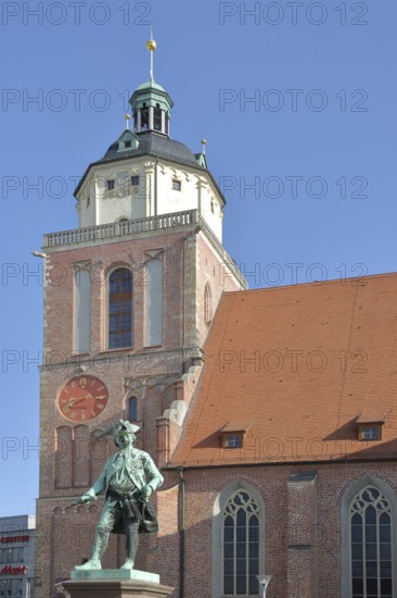 Gothic St Mary's Church and monument to Field Marshal Leopold I, scroll, marshal, general, Schlossplatz, Dessau, Dessau-Roßlau, Saxony-Anhalt, Germany