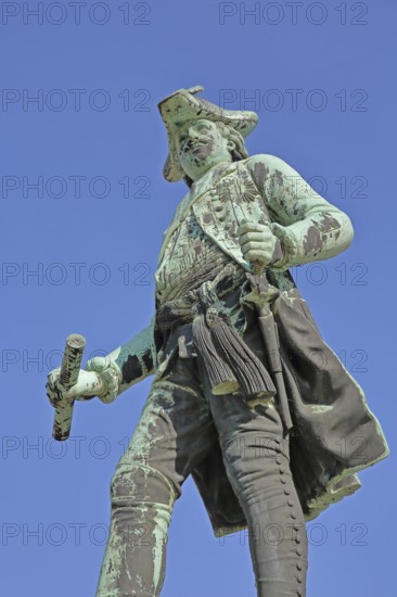Monument to Prince and Field Marshal Leopold I, inscription, marshal, general, uniform, scroll, sword, sculpture, verdigris, free-standing, Schlossplatz, Dessau, Dessau-Roßlau, Saxony-Anhalt, Germany