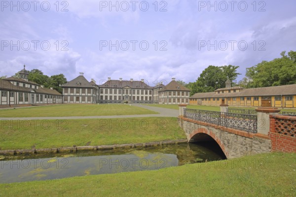 Baroque castle, brook, bridge, Oranienbaum, Dessau-Wörlitz Garden Kingdom, Oranienbaum-Wörlitz, Saxony-Anhalt, Germany