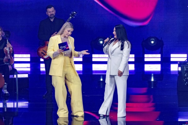 Beatrice Egli and Marianne Rosenberg in conversation at the Beatrice Egli Show in Studio Berlin Adlershof on 08.04.2025. The broadcast will take place on Easter Saturday, 19 April 2025, 20:15, on Ersten