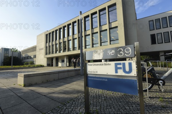The Henry Ford Building at Freie Universität Berlin is home to the university library headquarters
