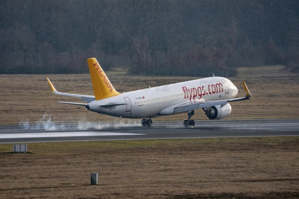 Pegasus, Flypgs.com, Airbus A320neo landing at Cologne/Bonn airport, CGN