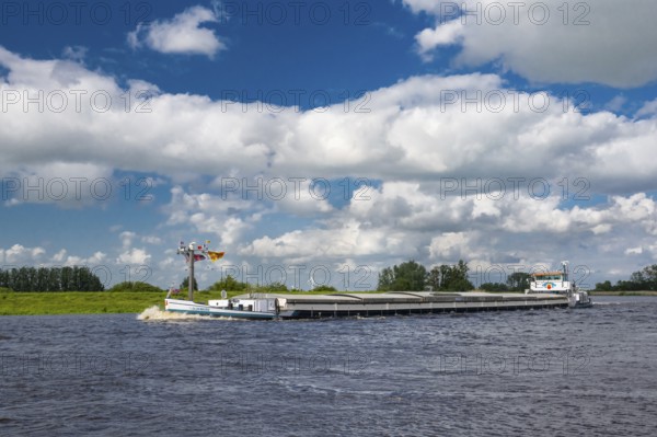 Barge on the Hunte, Holle, Hude, Lower Saxony, Germany