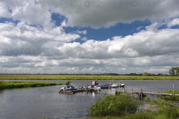 Investors on the Hunte near Iprump, Iprump, Hude, Lower Saxony, Germany