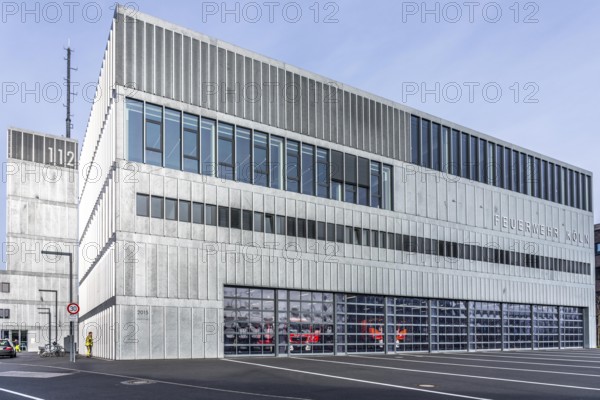 Fire department, fire station, modern guard, glass gates, emergency vehicles are parked in the vehicle hall, fire and rescue station 10, Gummersbacher Straße, Cologne, North Rhine-Westphalia, Germany