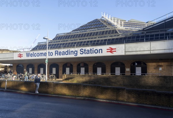 Welcome to Reading Station railway station sign, Reading, Berkshire, England, UK