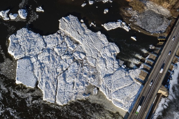 Geesthacht, Elbe bridge with dam, Elbe bridge, dam, barrage, water regulation, Elbe, water, ice, iceberg, ice floe, nature, natural phenomenon, aerial view, aerial view, Schleswig-Holstein, road, dam, bridge, Germany