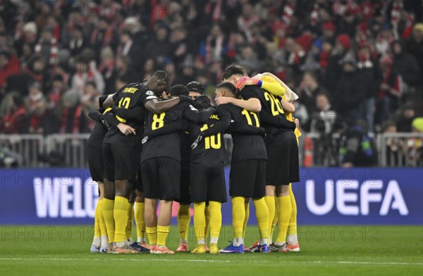 Team building in front of the start of the game R. Union Saint-Giloise soccer UEFA Champions League, CL, Allianz Arena, Munich, Bayern, Germany