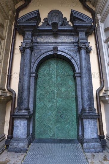 Wawel Cathedral entrance portal, Wavelhügel, Krakow, Poland