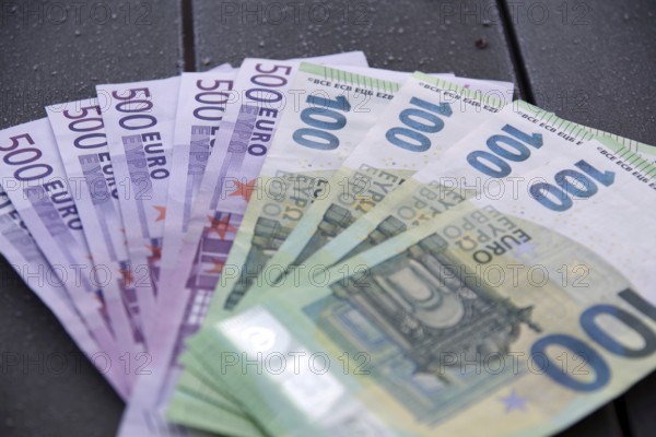 Money, five hundred euros, one hundred euros, cash payment, expensive, banknote, Germany