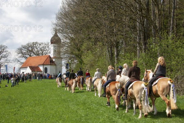 Traditional Georgiritt an der Hubkapelle Penzberg, horses, riders, Upper Bavaria, Germany