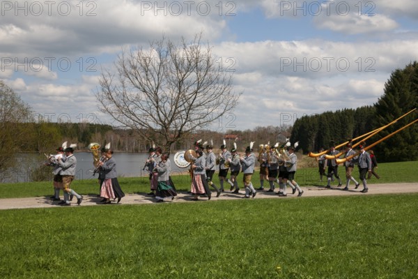 Brass band on the occasion of the traditional Georgian ride in Penzberg, musicians in Bavarian traditional costume, on foot, Upper Bavaria, Germany