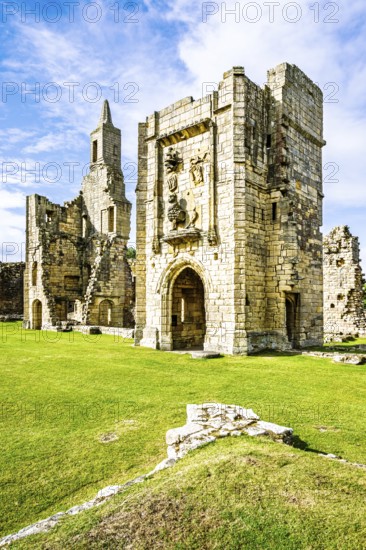 Ruins of Warkworth Castle, River Coquet, Warkworth, Northumberland, England, UK