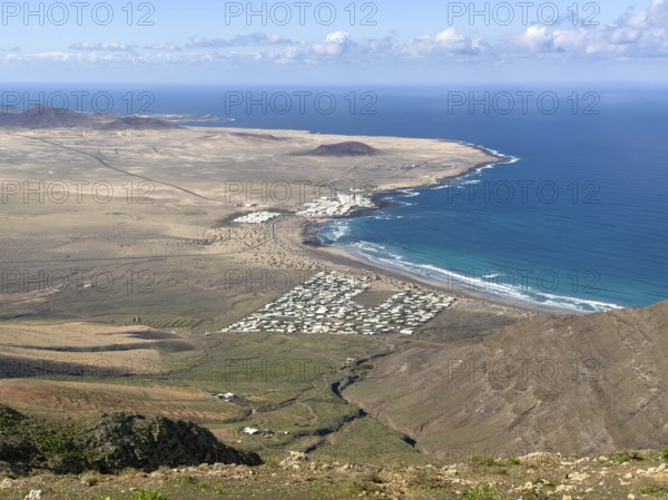 View from Peñas del Chache to Caltea de Famara, Caleta de Famara, Lanzarote, Canary Islands, Spain