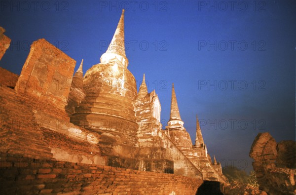 Pagoda, Wat Phra Si Sanphet temple in the old ruins of the former Thai capital in Ayutthaya, night, Buddha, Buddhism, religion, Ayutthaya, Thailand, Southeast Asia