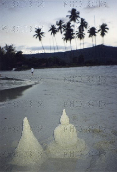 Children built a pagoda and a Buddha out of sand on the beach, Buddhism, religion, Koh Samui, Thailand, Southeast Asia