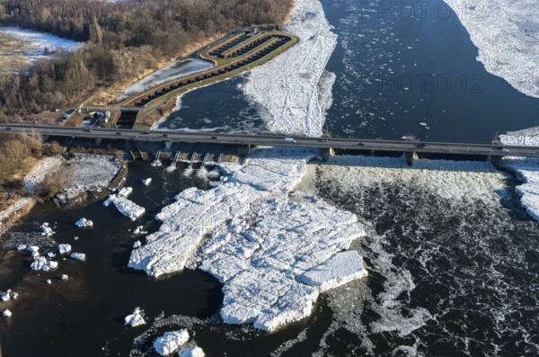 Geesthacht, Elbbrücke, dam, water regulation, Elbe, federal road, B, 404, toll bypass, water, car, aerial view, aerial view, aerial view, Hamburg, Schleswig, Holstein, road, dam, water volume, bridge, view, Germany, car, power, renewable energy, rough, path, wave, whirlpool, ice, icebergs, Schleswig-Holstein, Lower Saxony
