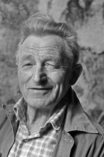 Portrait of an elderly farmer, black and white, Middle Franconia, Bavaria, Germany