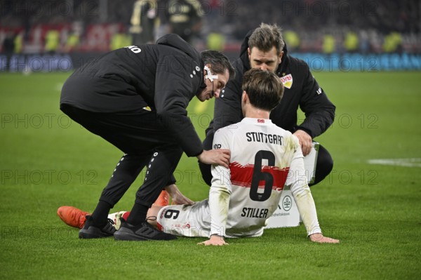 Club doctor Dr Dr Heiko Striegel VfB Stuttgart and carers look after Angelo Stiller VfB Stuttgart (06) injured Injury MHPArena, MHP Arena Stuttgart, Baden-Württemberg, Germany