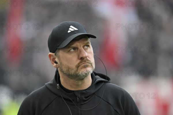 Coach coach Steffen Baumgart 1. FC Union Berlin FCU portrait looking up MHPArena, MHP Arena Stuttgart, Baden-Württemberg, Germany