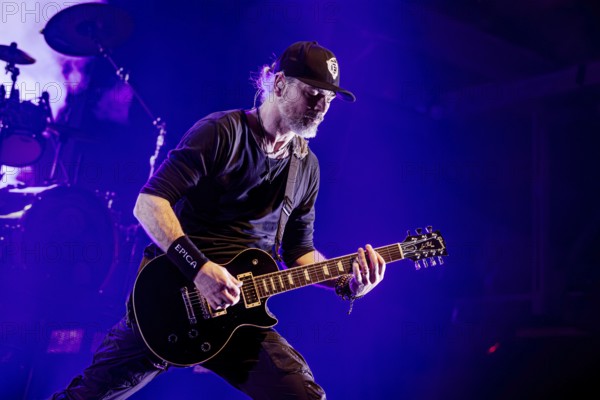 Isaac Delahaye, guitarist from Epica, live on Arcane Dimensions Tour 2026 at Zenith in Munich on 17.01.2026