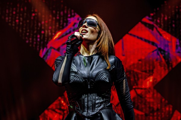 Simone Simons, singer of Epica, live on Arcane Dimensions Tour 2026 at Munich's Zenith on 17.01.2026