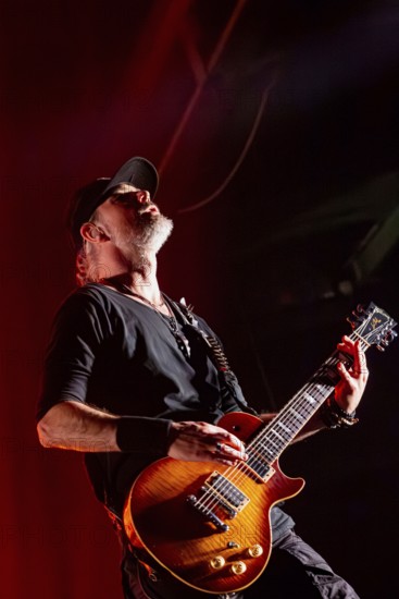 Isaac Delahaye, guitarist from Epica, live on Arcane Dimensions Tour 2026 at Zenith in Munich on 17.01.2026