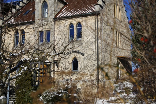 Restaurant Altes Forsthaus bei Schloss Lichtenstein, restaurant, historic building, architecture, winter, snow, window, entrance, Honau, municipality of Lichtenstein, Swabian Jura, Baden-Württemberg, Germany