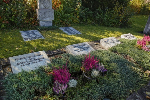 Großengstingen cemetery, gravestones of the ducal family at Lichtenstein Castle, memorial plaques, graves, writing, letters, Großengstingen, municipality of Engstingen, district of Reutlingen, Swabian Jura, Baden-Württemberg, Germany
