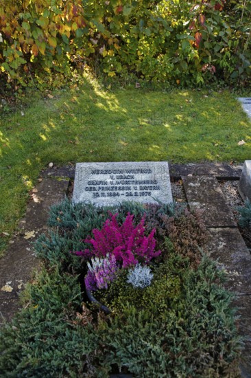 Tombstone of Duchess Wiltrud of Urach, Countess of Württemberg, née Princess of Bavaria, 1884 to 1975, cemetery, grave, memorial stone, writing, letters, Großengstingen, municipality of Engstingen, Reutlingen district, Swabian Alb, Baden-Württemberg, Germany