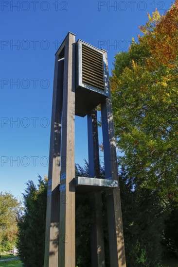 Großengstingen cemetery, ringing at the announcement hall, deciduous tree, autumn colors, colorful leaves, Großengstingen, municipality of Engstingen, district of Reutlingen, Swabian Alb, Baden-Württemberg, Germany