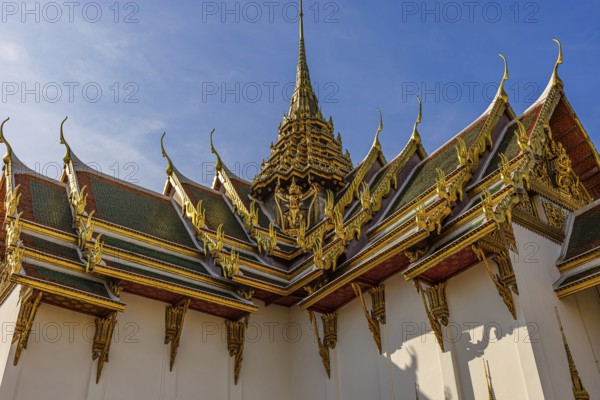 The Grand Royal Palace, Dusit Maha Prasad Throne Hall with overlapping roofs and curved chofas, Phra Nakhon, Bangkok, Thailand's metropolis, Thailand