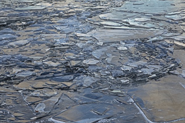 Eisfloes, boat lifts, Niederfinow, Brandenburg, Germany