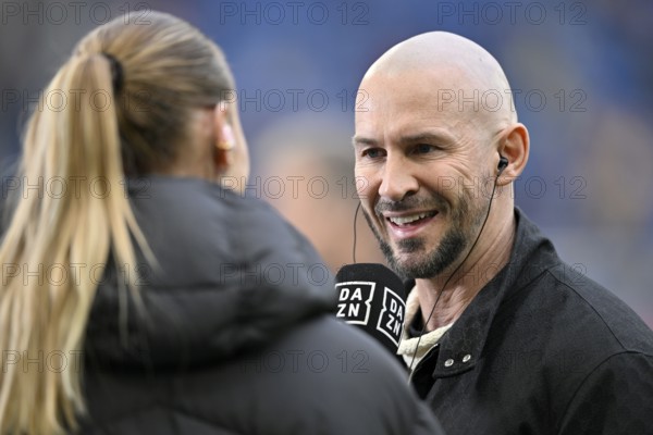 DAZN reporter presenter Sylvia Walker interviewed microphone micro logo trainer coach Christian Ilzer TSG 1899 Hoffenheim portrait PreZero Arena, Sinsheim, Baden-Württemberg, Germany
