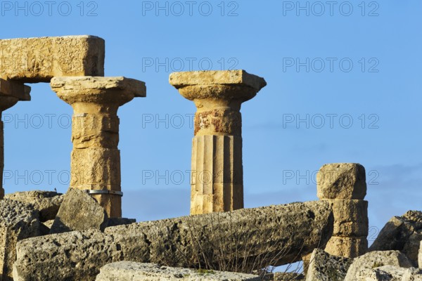 Ruin, Doric temple, columns, destruction, ancient Greek city Selinunte, acropolis, Doric building style, archaeological site, Selinunte, Castelvetrano, Trapani, Sicily, Italy