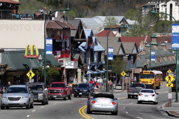Busy street scene with shops in Gatlinburg, USA, Gatlinburg, Tennessee, USA