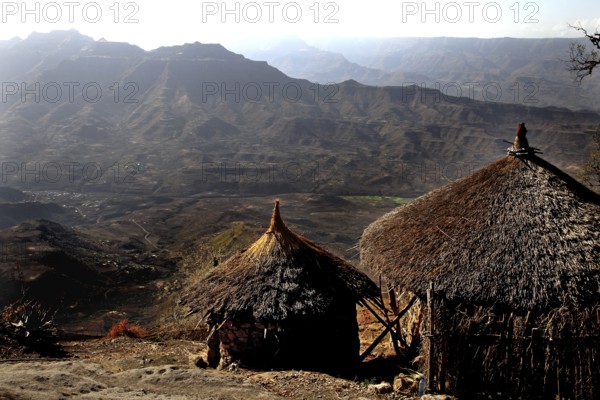 Traditional round huts with thatched roofs in the Lasta Mountains, Lalibela, Amhara, Ethiopia