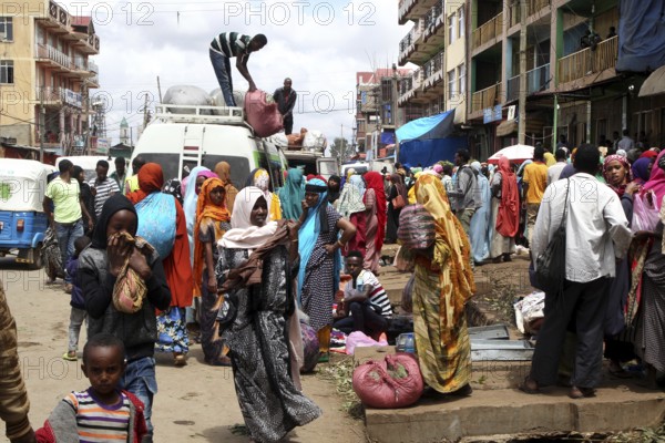 Lively market in Awaday with lots of people and khat sales, Awaday, Ethiopia