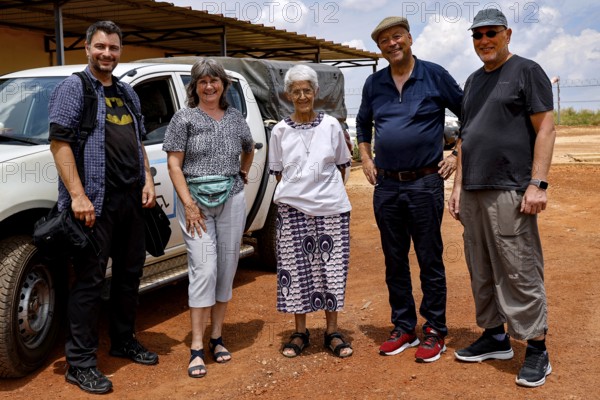 Sr Janine receives a group at the airport with a warm welcome, Korhogo, CI, West Africa