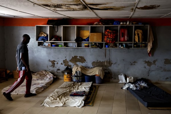 Patient accommodation with modest mattresses and sparse equipment in Bouaké, Bouaké, Saint Camille, Nimbo, Côte d'Ivoire