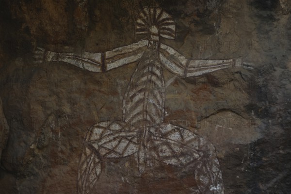 Traditional Aboriginal rock art in Nourlangie with geometric designs, Nourlangie, Northern Territory, Australia