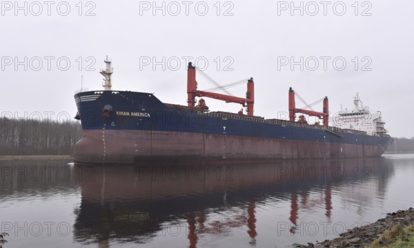 Cargo ship KIRAN AMERICA sails in fog in the Kiel Canal, NOK, Kiel Canal, Kiel Canal, Schleswig-Holstein, Germany