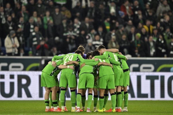 Team building, group of teams in front of the start of the game Borussia Mönchengladbach BMG PreZero Arena, Sinsheim, Baden-Württemberg, Germany