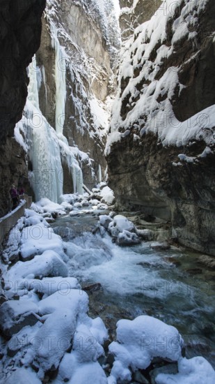 Partnachklamm bei Garmisch-Partenkirchen, Werdenfelser Land, Upper Bavaria, Germany/Partnachklamm gorge near Garmisch Partenkirchen, Upper Bavaria, Germany
