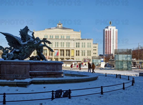 Mendebrunnen and Opera, Leipzig Opera House, on Augustusplatz in winter with snow, Leipzig, Saxony, Germany