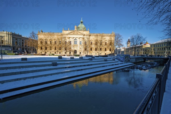 Pleißemühlgraben in front of the Federal Administrative Court, former Reichsgericht, in winter with snow, Leipzig, Saxony, Germany