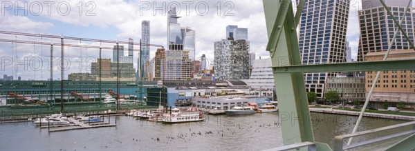 Pier 57 Rooftop Park Pier 57, New York, USA