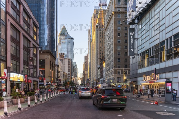 8th Ave, New York, USA