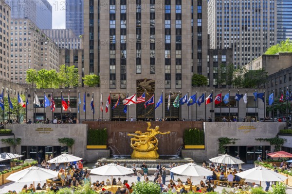 Lower Plaza, Rockefeller Center, New York, USA